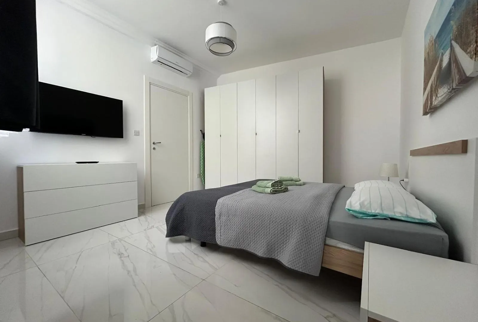 Exceptional 3-Bedroom Apartment, Sliema - Tigne Point! 0*,  Malta