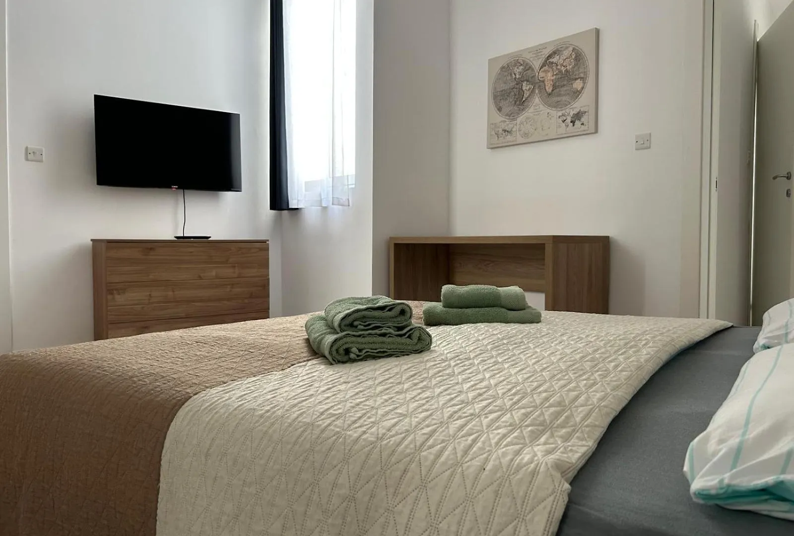 Exceptional 3-Bedroom Apartment, Sliema - Tigne Point!